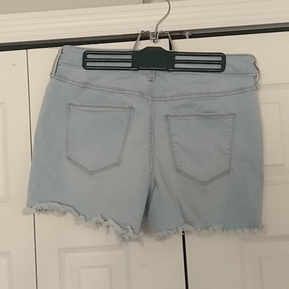 Universal Thread High Rise Cutoffs - Picture 2 of 8